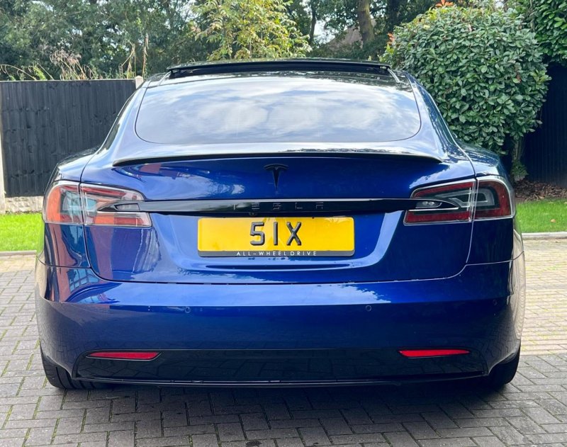 TESLA MODEL S